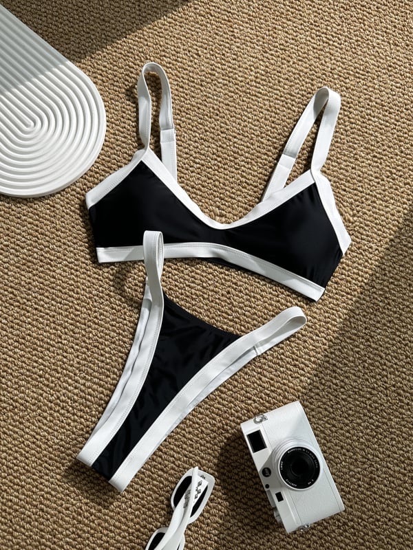 Ženski dvodijelni bikini s seksi kontrastnim šavovima, napuhane košarice, bez čelične potpore, bez rukava, poliester