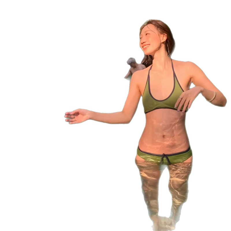 Ženski bikini s halterom, niskim strukom, jastučićima za dojke, brzo se suši, leđa bez naramenica