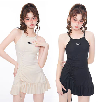 Qiner Ženski dvodijelni kupaći kostim s gornjim dijelom u stilu suknje, jastučići u grudnjaku, bez metalne potpore, Milk Silk tkanina