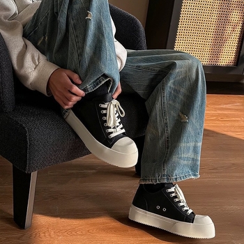 Meeste vabaajajalatsid skeiti jaoks, ümmarguse ninaga, PU pealmine, kummist tald, keskmise kõrgusega kand 3-5 cm, hingavad ja kulumiskindlad.