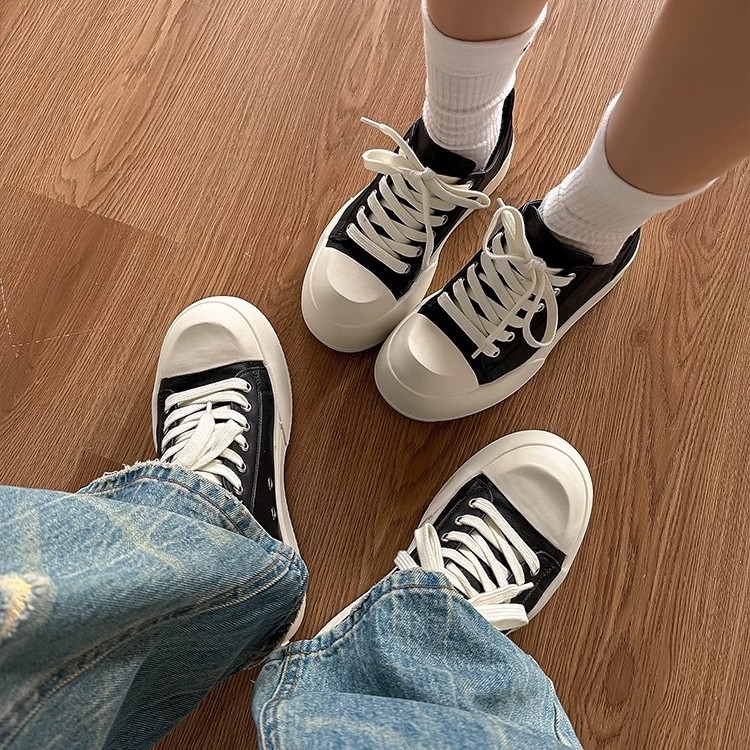 Meeste vabaajajalatsid skeiti jaoks, ümmarguse ninaga, PU pealmine, kummist tald, keskmise kõrgusega kand 3-5 cm, hingavad ja kulumiskindlad.