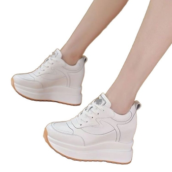 Moterų platforminiai batai, 7 cm platformos aukštis, PU viršus, gumos pada, raišteliai priekyje, kvėpuojantys, kasdienio stiliaus.