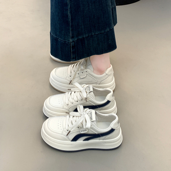 Moteriški sportbačiai: PU viršus, gumos padas, raišteliai, apvali nosis, EVA įdėklas