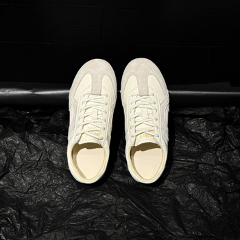 Дамски кожени ежедневни маратонки с двуслойна горна част от телешка кожа, двуслойна стелка от свинска кожа, гумена подметка, връзки, нисък връх (1–3 см)