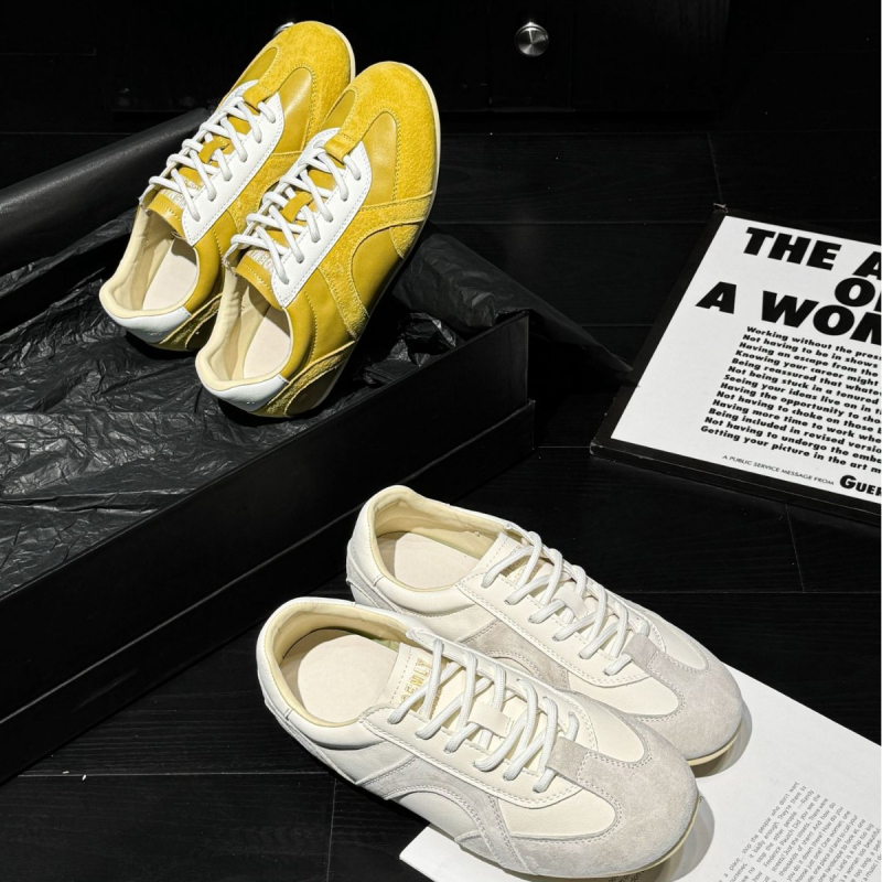 Moteriški odiniai kasdieniai kedai su dviejų sluoksnių veršinės odos viršutine dalimi, dviejų sluoksnių kiaulienos odos įdėklu, gumine padu, raišteliai, žemas kulnas (1–3 cm)