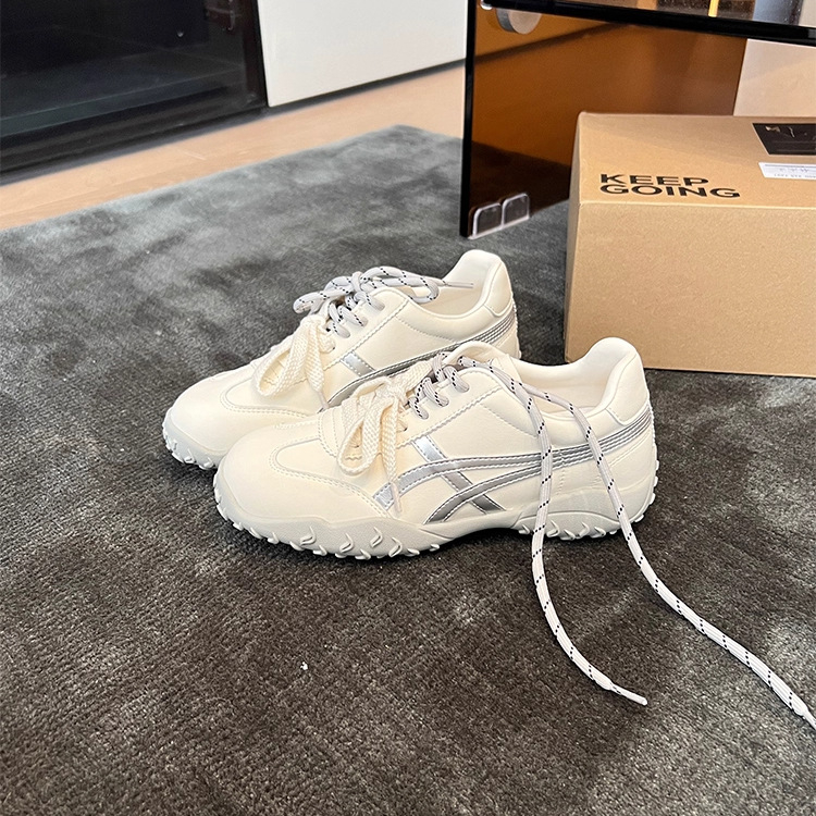 Sieviešu treniņcepuri ar biezu zoli un iekšējo augstuma palielinājumu, priekšējā aizdare, virsma un odere no super šķiedras, gumijas zole, anti-slip.