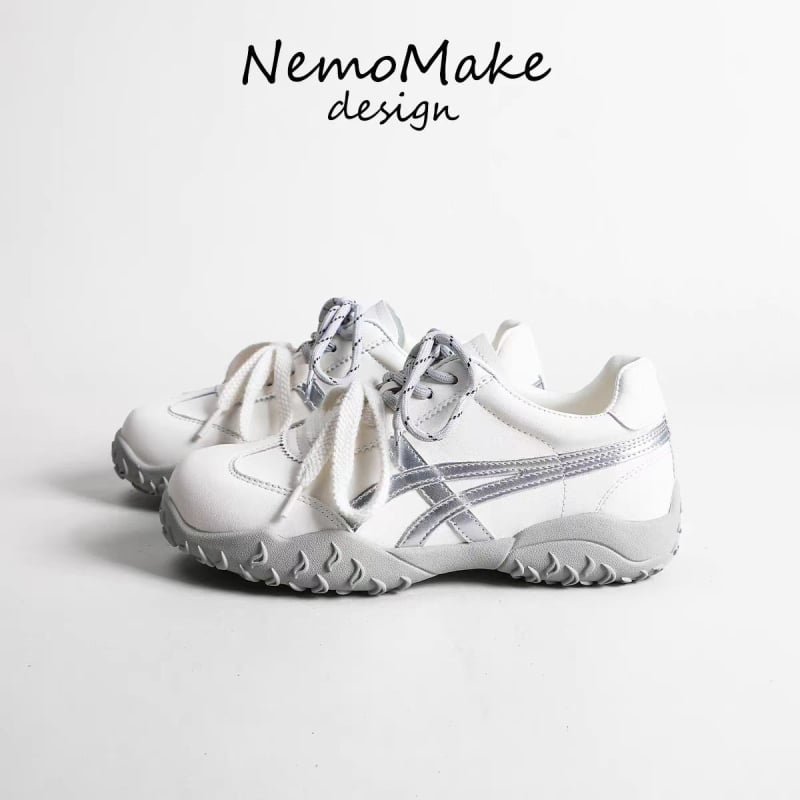 Sieviešu treniņcepuri ar biezu zoli un iekšējo augstuma palielinājumu, priekšējā aizdare, virsma un odere no super šķiedras, gumijas zole, anti-slip.