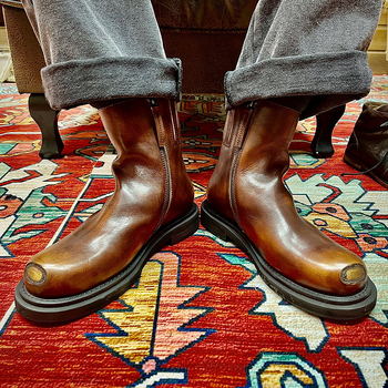 Μάρτιν μποτάκια για άνδρες με πλευρικό φερμουάρ, επάνω μέρος από δέρμα πρώτης στρώσης, καουτσούκ σόλα, στρογγυλή μύτη, μεσαίο ύψος τακουνιού 3–5 εκ