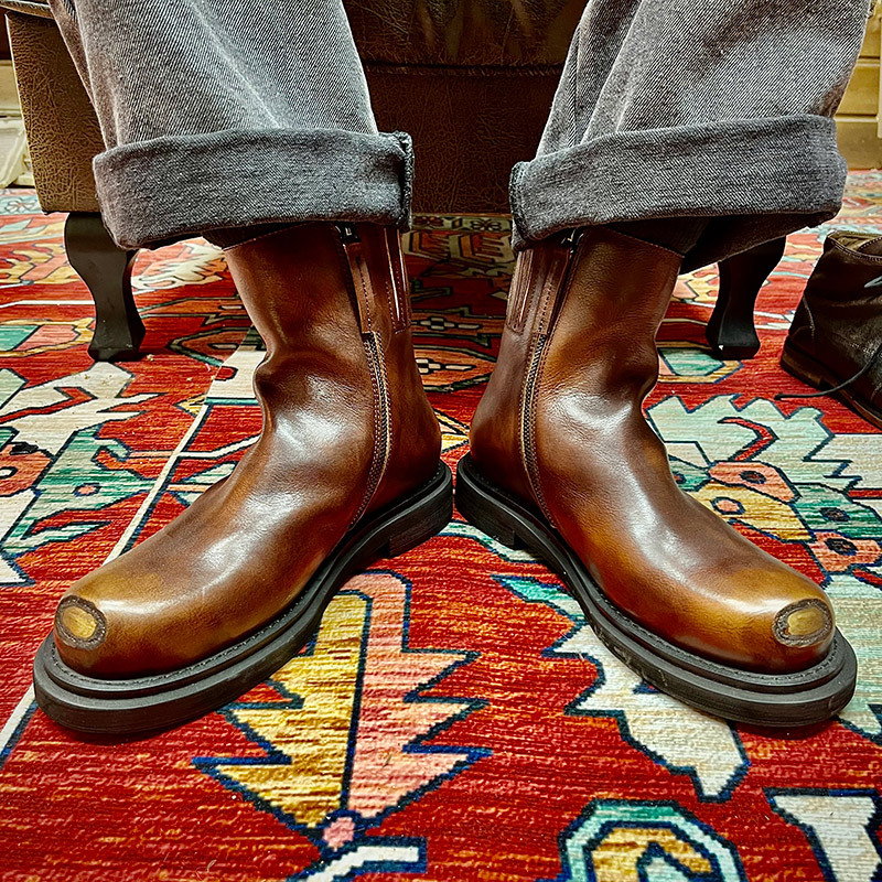 Μάρτιν μποτάκια για άνδρες με πλευρικό φερμουάρ, επάνω μέρος από δέρμα πρώτης στρώσης, καουτσούκ σόλα, στρογγυλή μύτη, μεσαίο ύψος τακουνιού 3–5 εκ