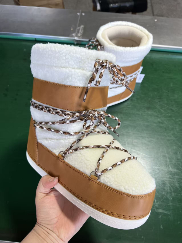 Лунни ботуши с дебела подметка, зимни високи обувки за сняг за жени, топли и противохлъзващи, горна част от изкуствен плюш, подметка от гума