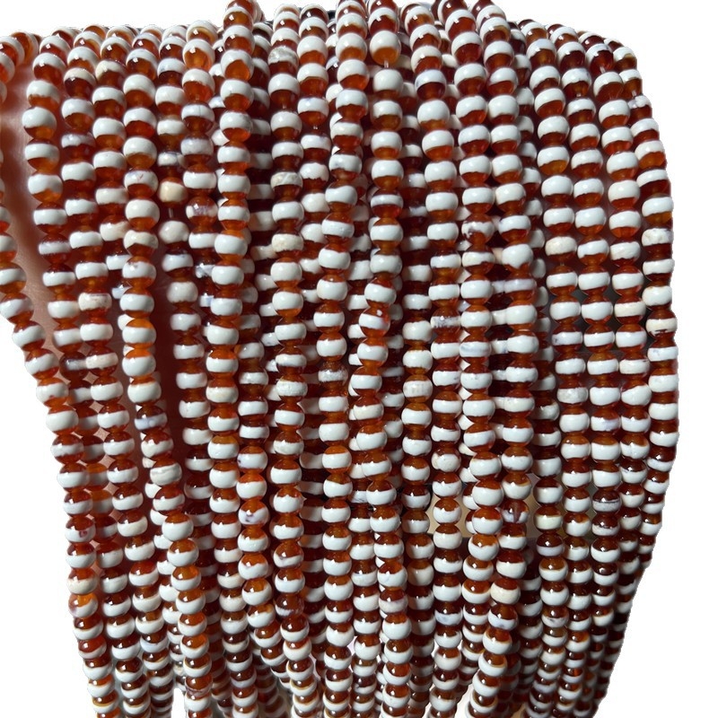 Achát gyöngyök, kör alakúak, polírozott felület, totem mintázat