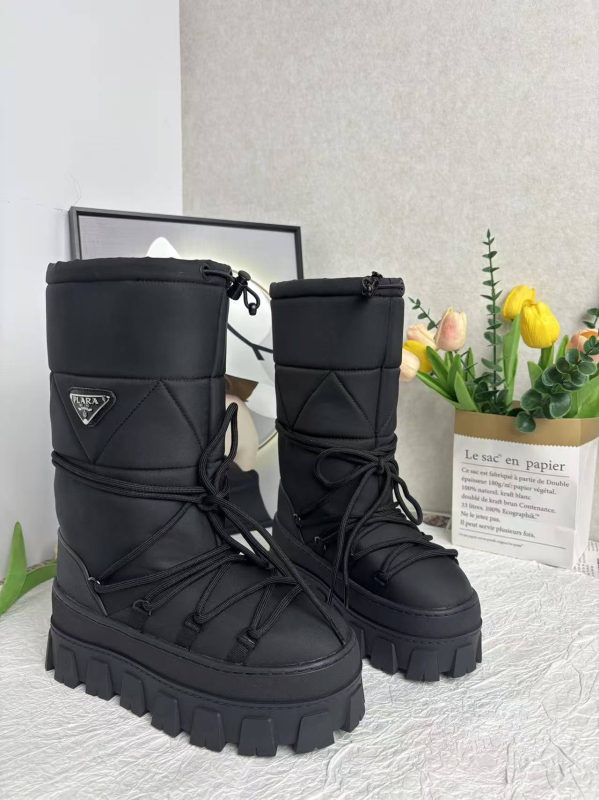 Magas szárú hócsizma tarpaulin felsőrész, habgumitalp, szőrme bélés, 5 cm vagy nagyobb sarok