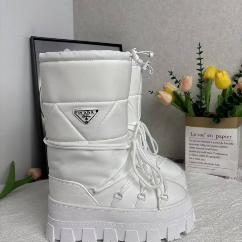 Magas szárú hócsizma tarpaulin felsőrész, habgumitalp, szőrme bélés, 5 cm vagy nagyobb sarok