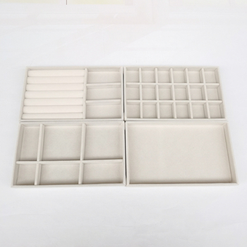 Set de patru piese pentru afișarea bijuteriilor, formă dreptunghiulară, stil Nordic, material de flanel, carcasa din lemn masiv