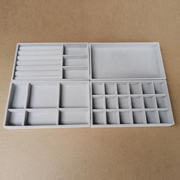 Set de patru piese pentru afișarea bijuteriilor, formă dreptunghiulară, stil Nordic, material de flanel, carcasa din lemn masiv