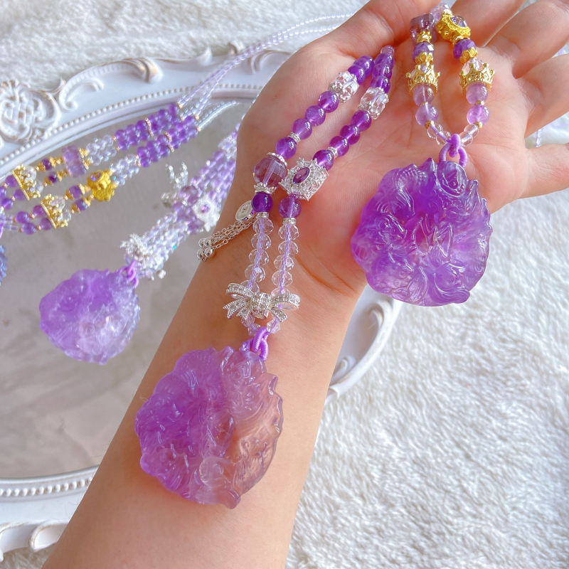 Κολιέ με αμέθυστο κρύσταλλο και πλευρικούς λίθους, κρύσταλλο αξεσουάρ, στυλ ήπλου πολυτελείας