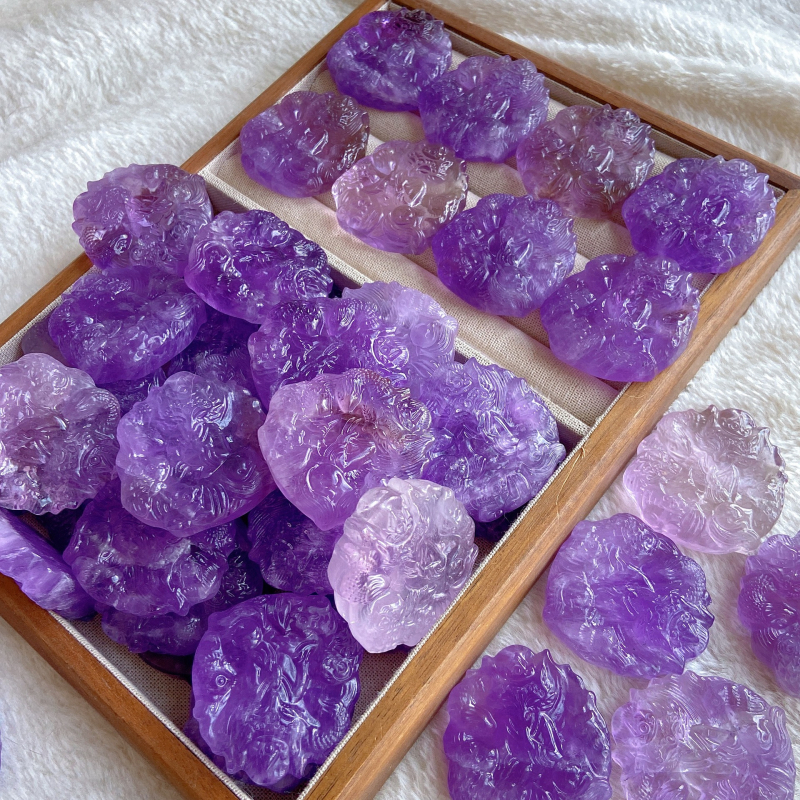 Κολιέ με αμέθυστο κρύσταλλο και πλευρικούς λίθους, κρύσταλλο αξεσουάρ, στυλ ήπλου πολυτελείας