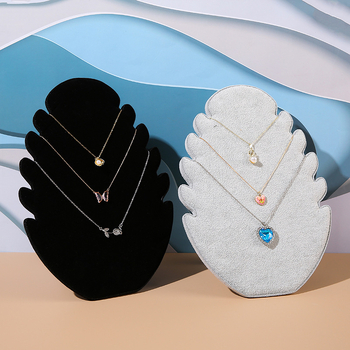 Nyaklánc kiállító állvány — bársony felület + kompozit tábla, banánlevél stílus, egy rétegű, ókori stílus