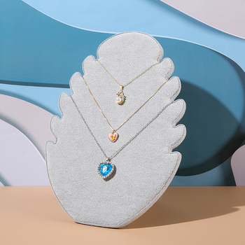 Nyaklánc kiállító állvány — bársony felület + kompozit tábla, banánlevél stílus, egy rétegű, ókori stílus