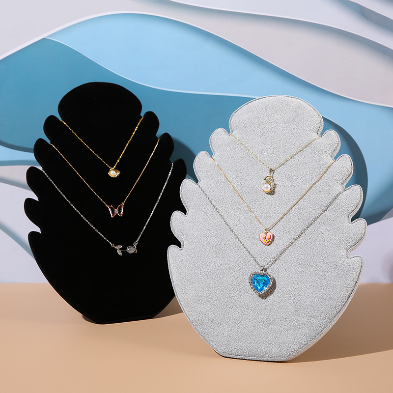 Nyaklánc kiállító állvány — bársony felület + kompozit tábla, banánlevél stílus, egy rétegű, ókori stílus