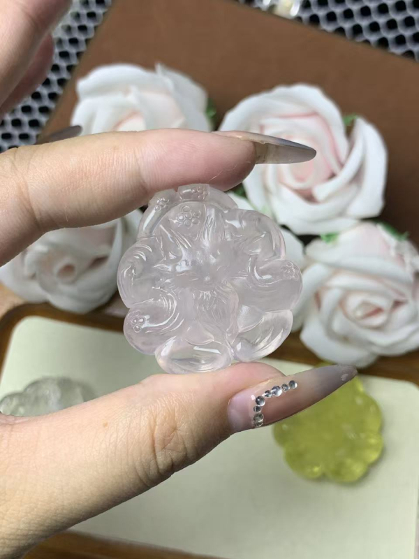 Κολιέ με στρογγυλό σκάλισμα εννια-ουράς αλεπούς με κρύσταλλο, γλυκό στυλ, προέλευση Σαντόου, Χειμώνας 2025