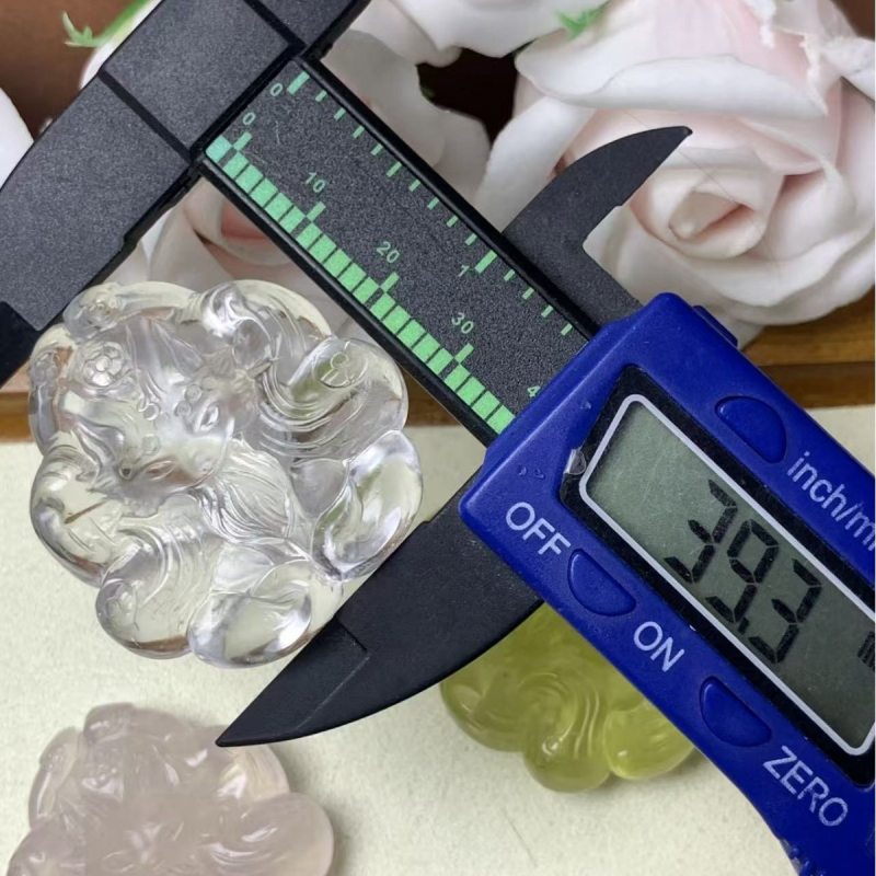 Κολιέ με στρογγυλό σκάλισμα εννια-ουράς αλεπούς με κρύσταλλο, γλυκό στυλ, προέλευση Σαντόου, Χειμώνας 2025