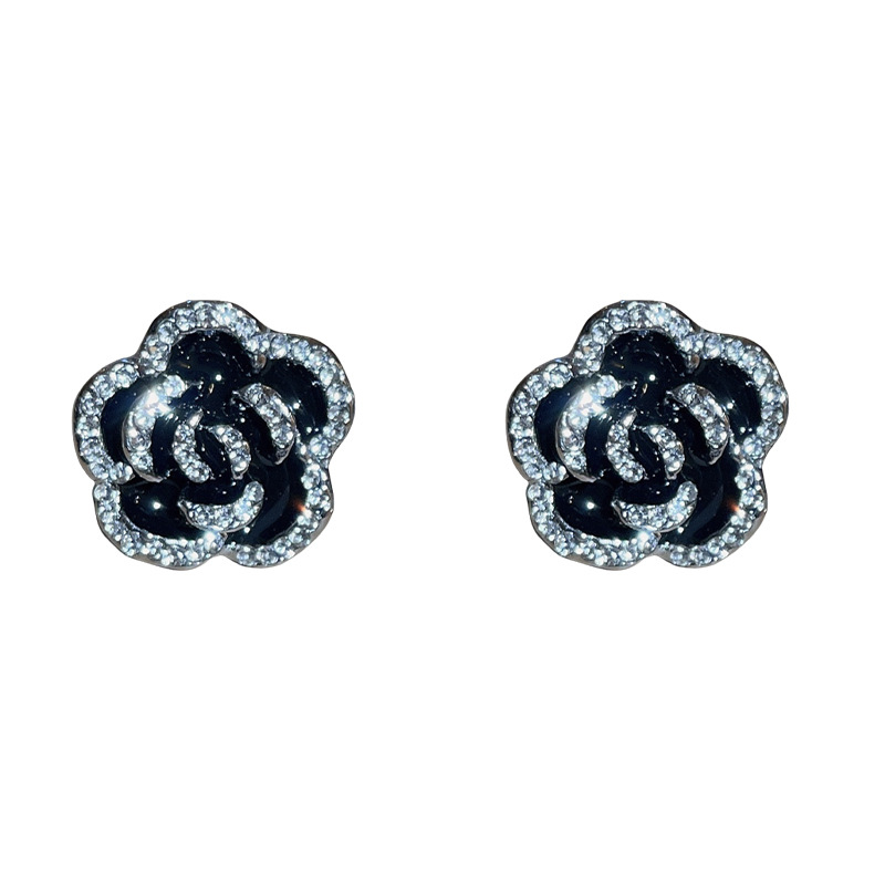 Ötvözetből készült camellia virág nyaklánc, gyémántos felülettel, kulcscsontlánccal, könnyű luxus stílus — Baoyu Jewelry Factory