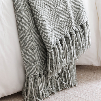 Диванско тъкано одеяло, декоративно с геометричен модел, пасторалeн стил, акрил, 300–499 g, за всички сезони.