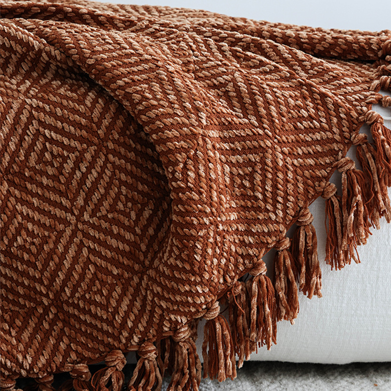 Диванско тъкано одеяло, декоративно с геометричен модел, пасторалeн стил, акрил, 300–499 g, за всички сезони.