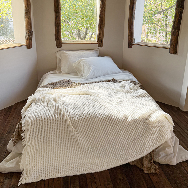 Вафелено одеяло с пискюли, 1100 г, пролет-есен, едноцветен модел