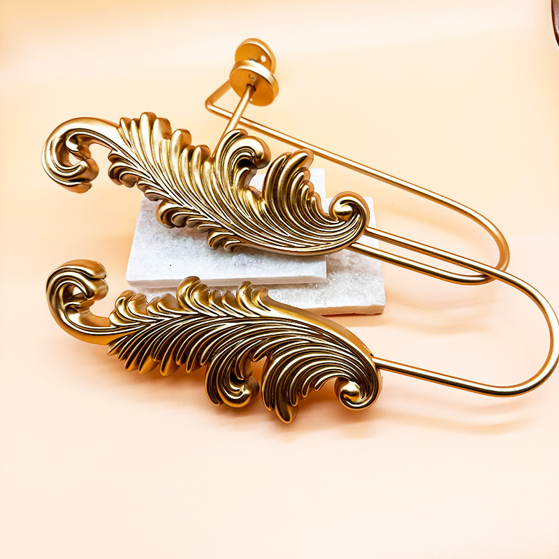 U formas dzelzs aizkaru āķis, mūsdienīgs minimālisma stils