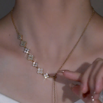 Ogrlica s bakrenim školjkom i cirkonima, privjesak od školjke, kutijasti lanac, mikro ugradnja