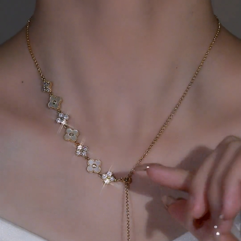 Ogrlica s bakrenim školjkom i cirkonima, privjesak od školjke, kutijasti lanac, mikro ugradnja