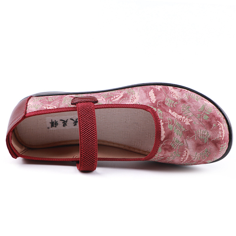 Sieviešu ikdienas auduma kurpes ar ziedu rakstu – elpojošas, vieglas, izturīgas; augšdaļa audums, zole poliuretāns, iekšējais audums kokvilna, sekla atvere, apaļš purns, plakana papēdis