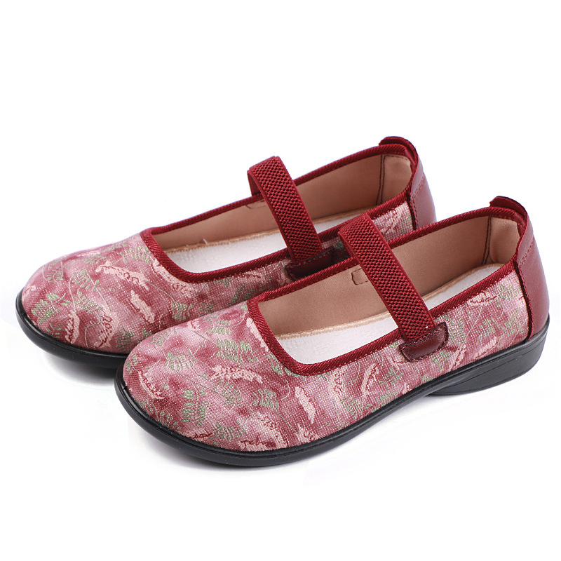 Sieviešu ikdienas auduma kurpes ar ziedu rakstu – elpojošas, vieglas, izturīgas; augšdaļa audums, zole poliuretāns, iekšējais audums kokvilna, sekla atvere, apaļš purns, plakana papēdis