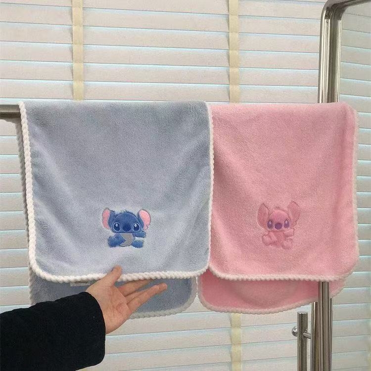 Stitch ušiveni Cartoon set za kupaće ručnike — Cartoon otisak, velur tekstura, poliester, težina 301–350 g, Ply vlakna, tkanje Weft