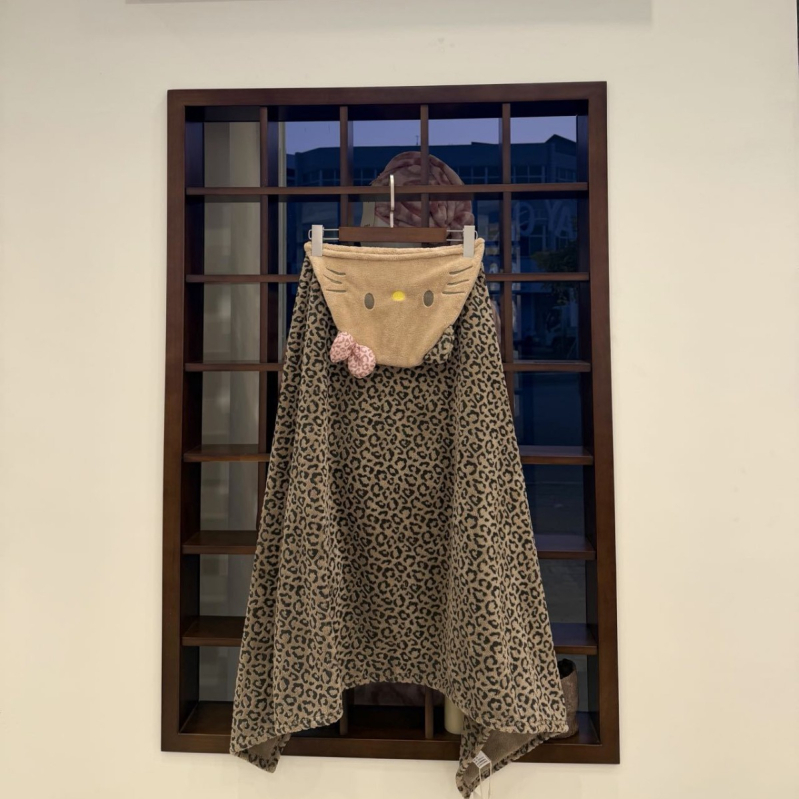 Leopard print kupaći ogrtač s kapuljačom, koralni flis, 200–300 g, prilagodljiv, šivanje