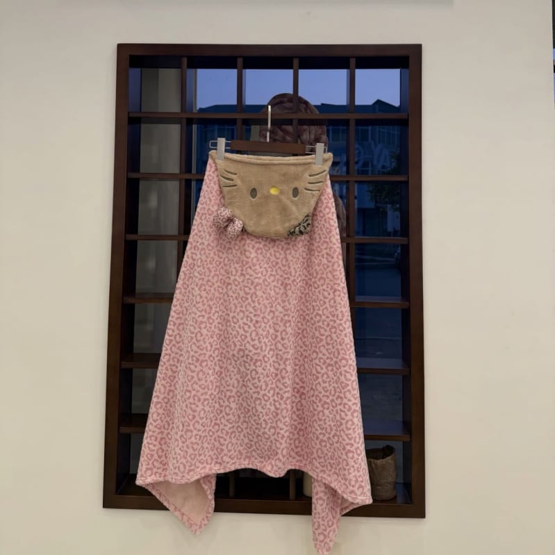 Ogrtač za kupanje s kapuljom, leopard uzorak, crtani mačak, koralni flekse, nosivi ručnik za kupanje — Princess serija, poliester, 260 g, zima