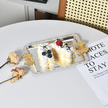 Nalin pladanj za voće – Europski pravokutni pladanj s otvorenim čipkastim metalnim ukrasom, lagani luksuz i jednostavnost; pogodna za torte, grickalice i pladnje za nakit; lansiranje ljeta 2025; šifra proizvoda 2250/3gh84