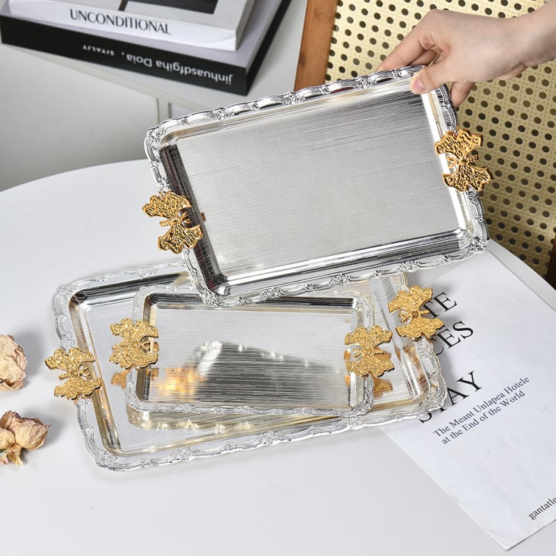 Nalin pladanj za voće – Europski pravokutni pladanj s otvorenim čipkastim metalnim ukrasom, lagani luksuz i jednostavnost; pogodna za torte, grickalice i pladnje za nakit; lansiranje ljeta 2025; šifra proizvoda 2250/3gh84