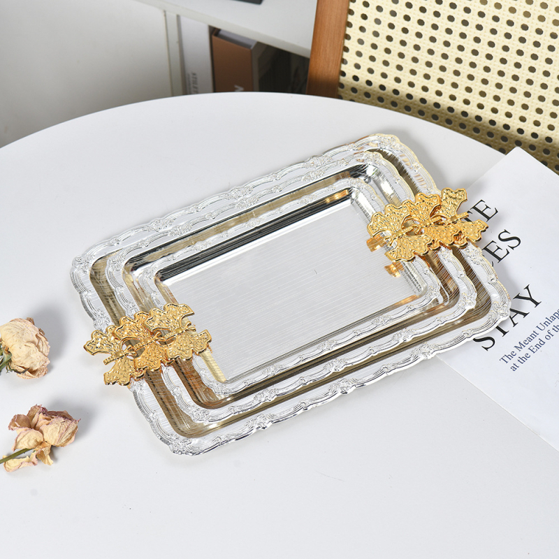 Nalin pladanj za voće – Europski pravokutni pladanj s otvorenim čipkastim metalnim ukrasom, lagani luksuz i jednostavnost; pogodna za torte, grickalice i pladnje za nakit; lansiranje ljeta 2025; šifra proizvoda 2250/3gh84