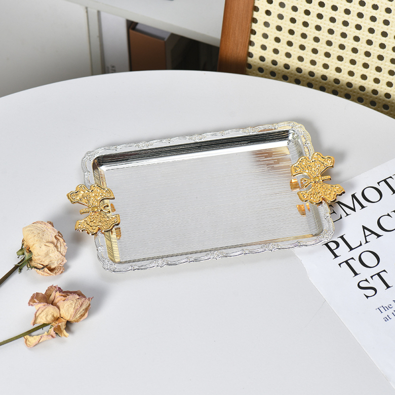 Nalin pladanj za voće – Europski pravokutni pladanj s otvorenim čipkastim metalnim ukrasom, lagani luksuz i jednostavnost; pogodna za torte, grickalice i pladnje za nakit; lansiranje ljeta 2025; šifra proizvoda 2250/3gh84