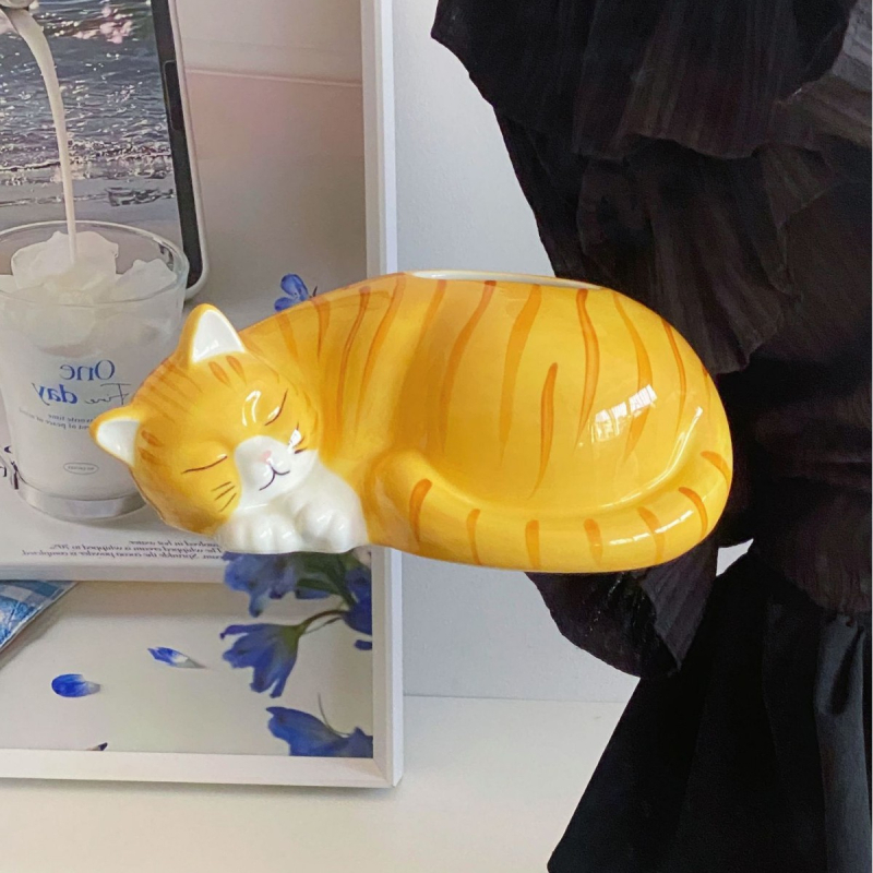 Керамична кутия за салфетки с котешки мотив, модерен минималистичен стил, многофункционален декоративен аксесоар за дневна.