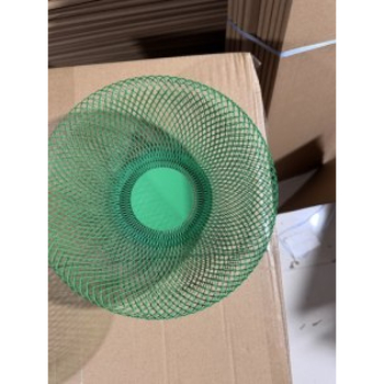 Geležinis dėklas su tinklelio formos paukščių lizdais – šiuolaikinio minimalistinio stiliaus, tinkamas kavos stalui, prekės kodas bsadggrf, prekė independent