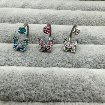 Ajakgyűrű gyémánt-bevonattal, motívum pillangó, háromszínű csillogás, titán acél piercing ékszer