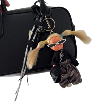 Pandantiv pentru geantă cu păpușa Barbie și ochelari, poliester, stil street fashion, look retro, primăvara 2025