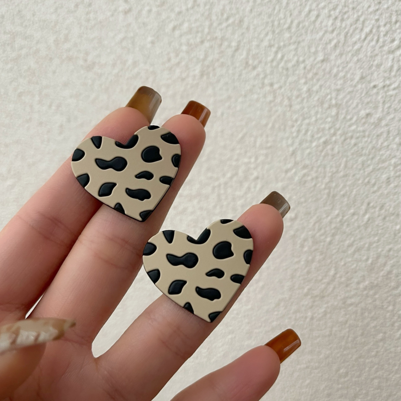 Σκουλαρίκια κορεατικού στυλ με γεωμετρικό σχέδιο καρδιάς για παιδιά, φινίρισμα βαφής με ψήσιμο, μέταλλο