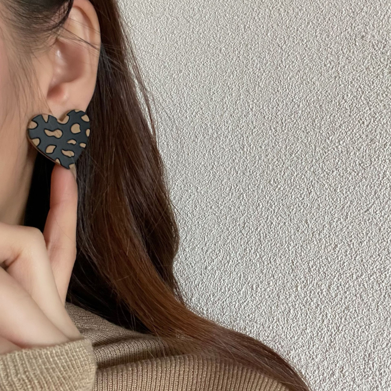 Σκουλαρίκια κορεατικού στυλ με γεωμετρικό σχέδιο καρδιάς για παιδιά, φινίρισμα βαφής με ψήσιμο, μέταλλο