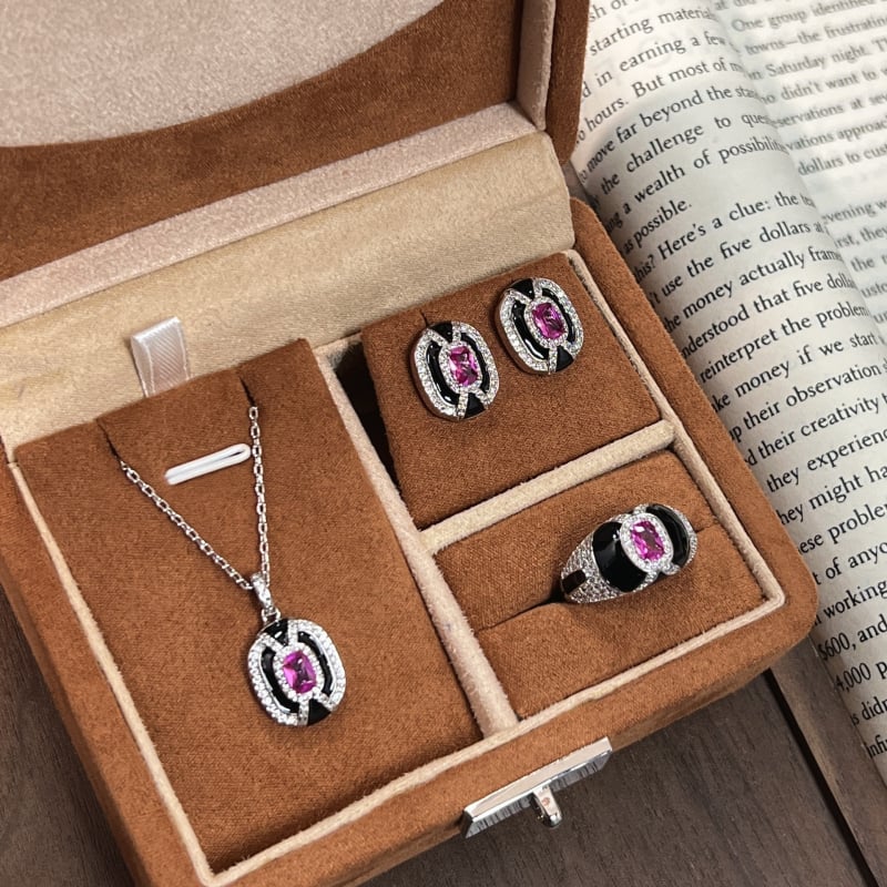 Buccellati-stil vintage set nakita: naušnice, ogrlica i prsten, elektroplatiranje, O‑lanac, privjesak od legure, motiv mačka/Snoopy