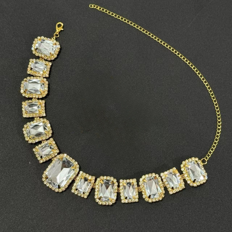 Komplet nakita: naušnice i ogrlica s rhinestones, elektroplirano završno obrađivanje, običan lanac, privjesak od rhinestones